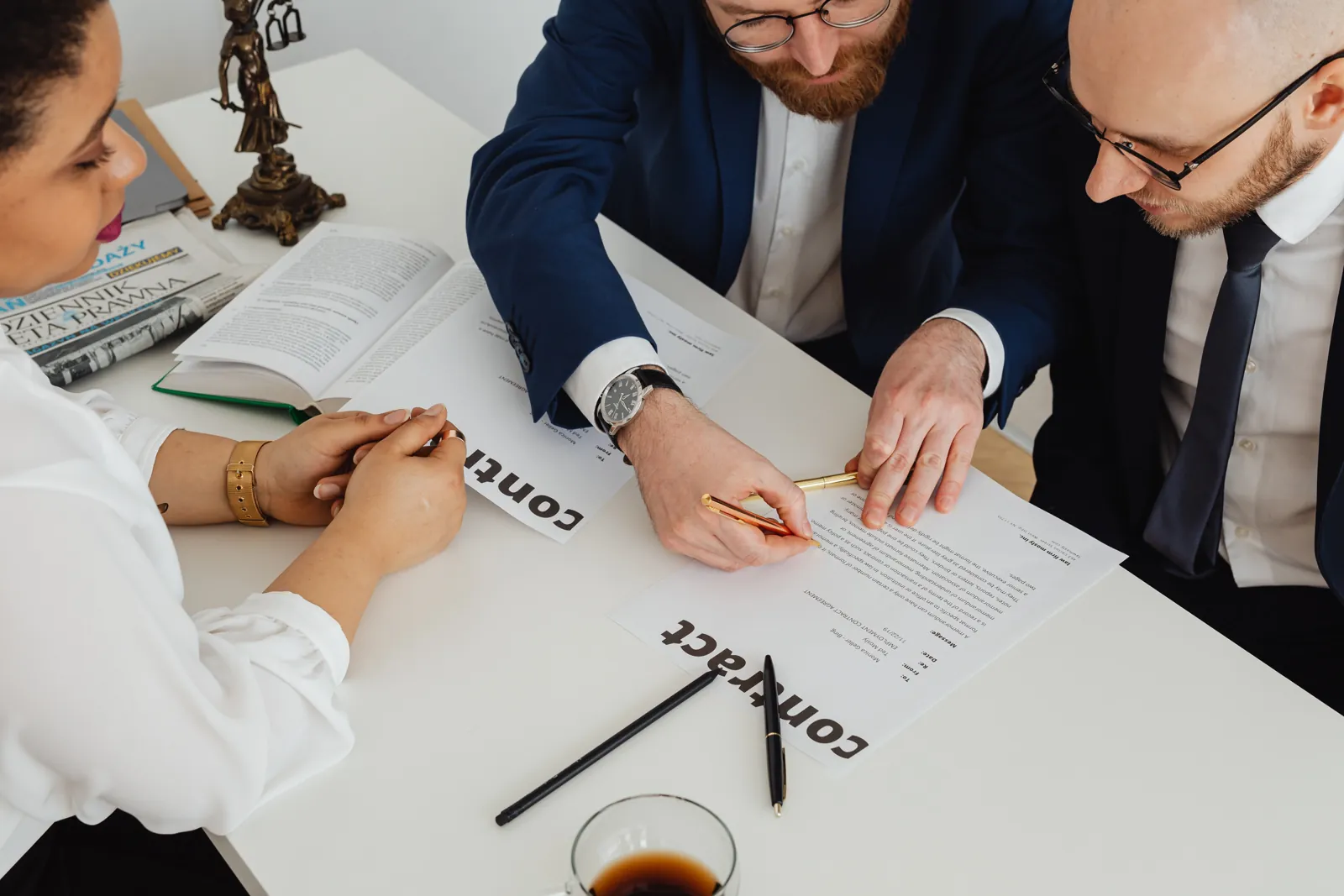 Définition d'un contrat de maintenance avec un client industriel
